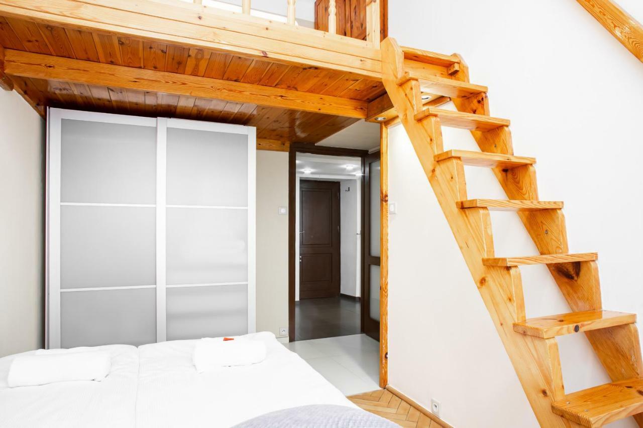 Apartment Swietojanska By Renters *