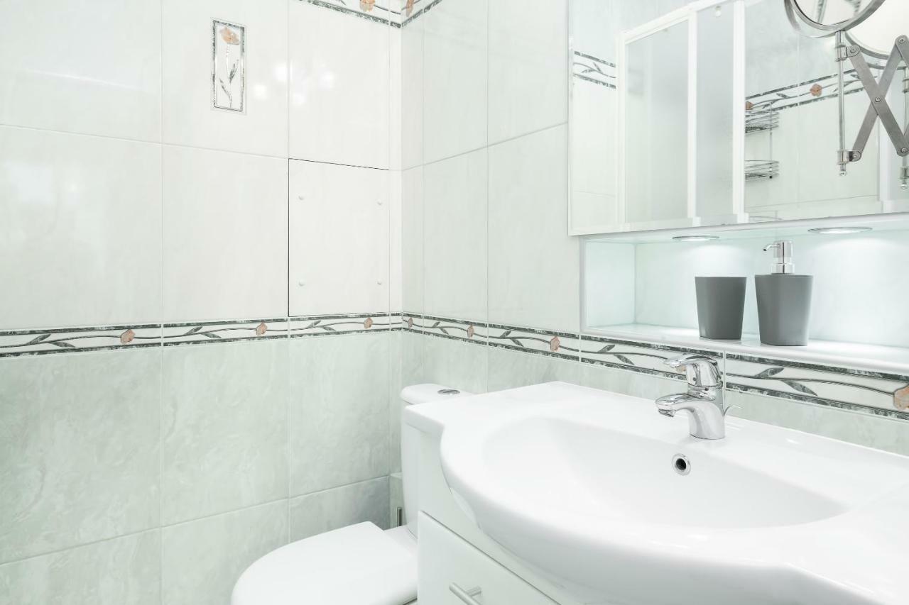 Swietojanska By Renters Apartment Warsaw