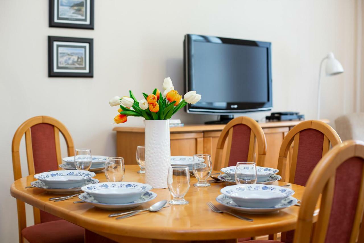 Apartment Swietojanska By Renters Warsaw