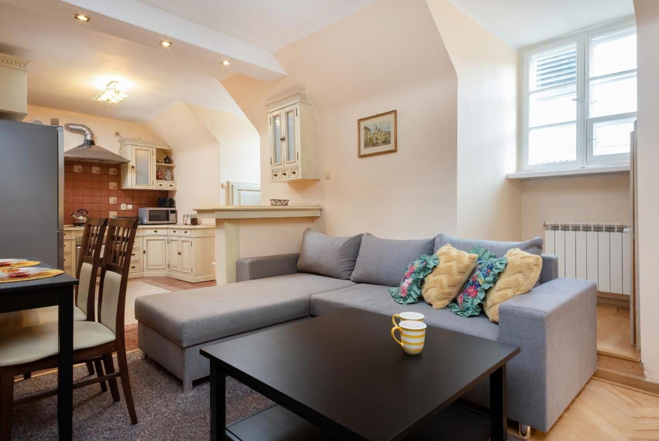 Swietojanska By Renters Apartment